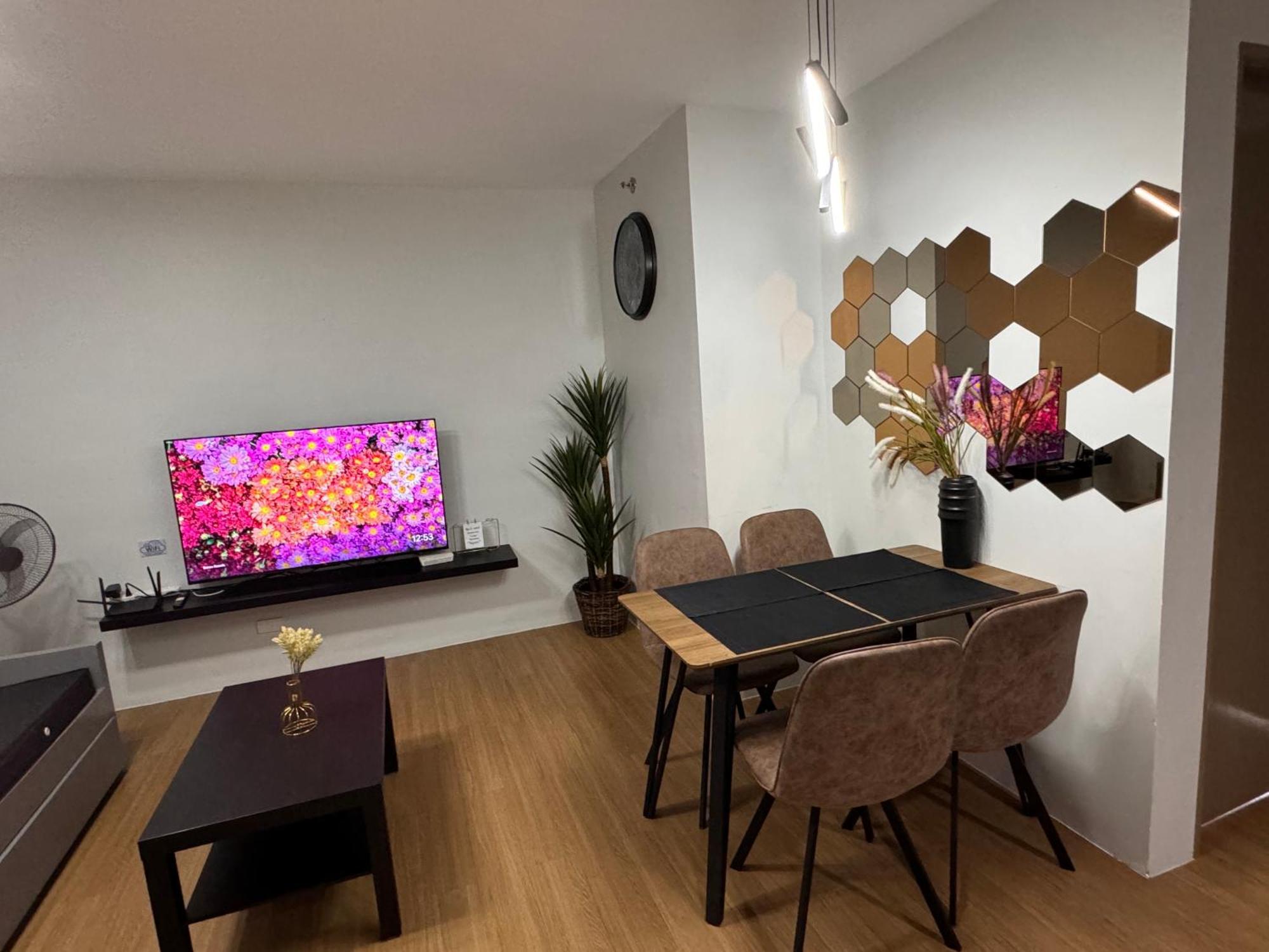 Cozyvilla At Pine Suites Tagaytay 2Br Or Studio With Free Parking 2Br In Basement Parking And Studio In Offsite Parking Tagaytay City Kültér fotó