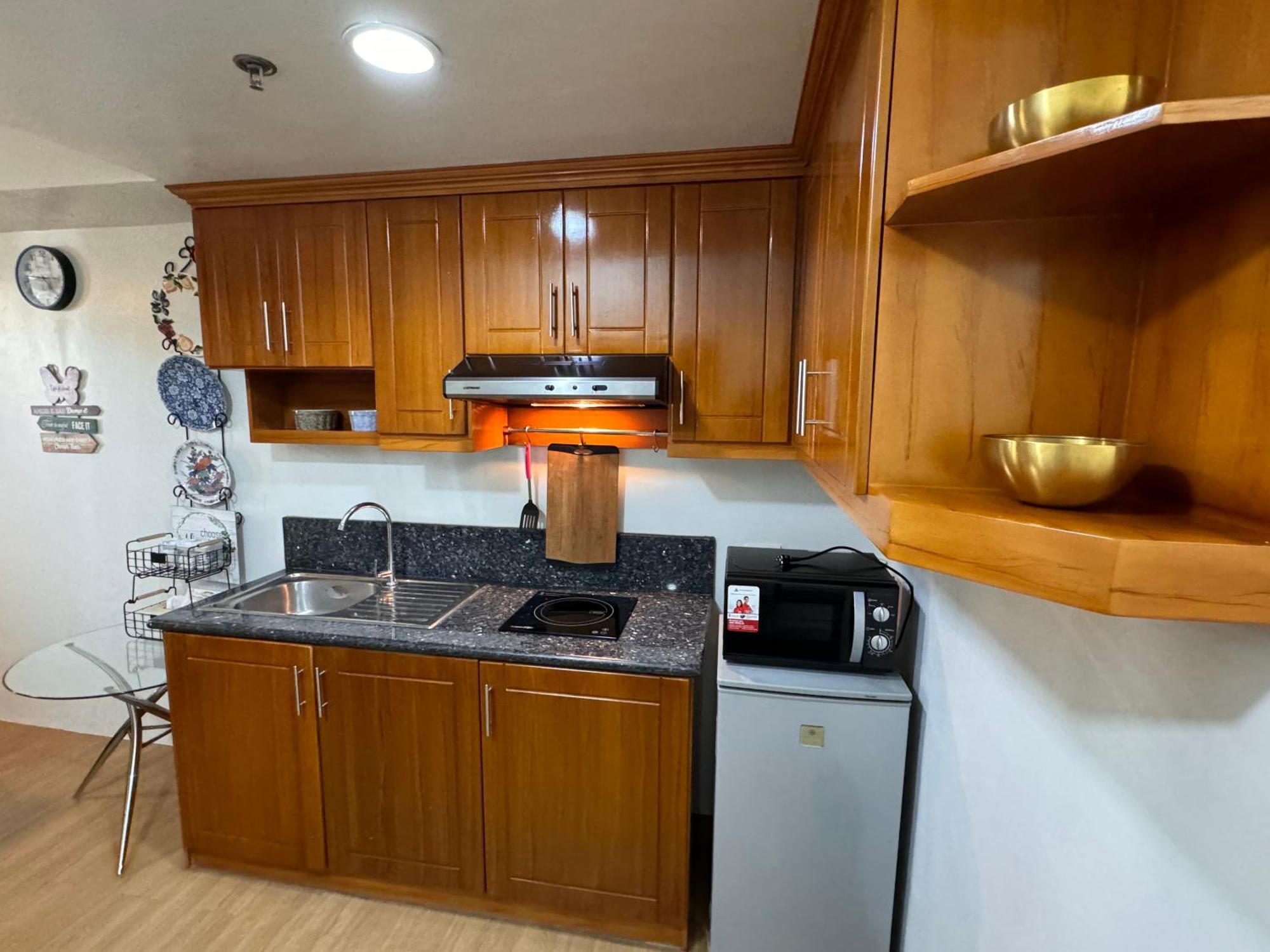 Cozyvilla At Pine Suites Tagaytay 2Br Or Studio With Free Parking 2Br In Basement Parking And Studio In Offsite Parking Tagaytay City Kültér fotó
