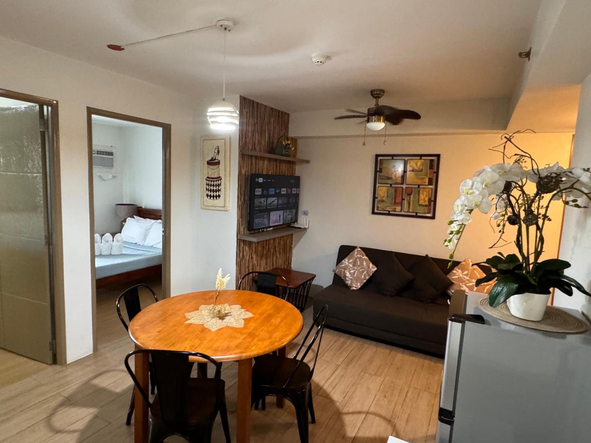 Cozyvilla At Pine Suites Tagaytay 2Br Or Studio With Free Parking 2Br In Basement Parking And Studio In Offsite Parking Tagaytay City Kültér fotó