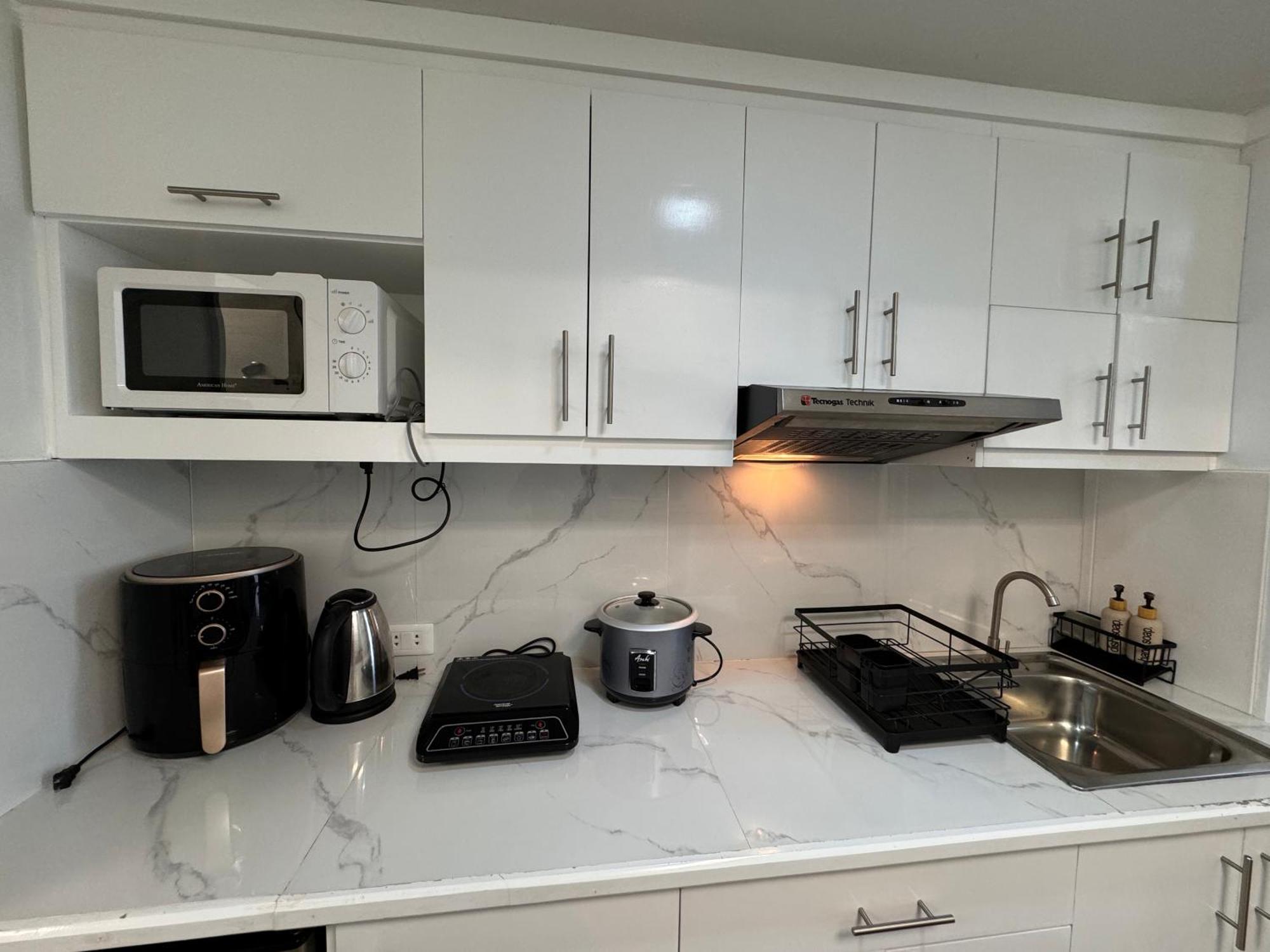 Cozyvilla At Pine Suites Tagaytay 2Br Or Studio With Free Parking 2Br In Basement Parking And Studio In Offsite Parking Tagaytay City Szoba fotó